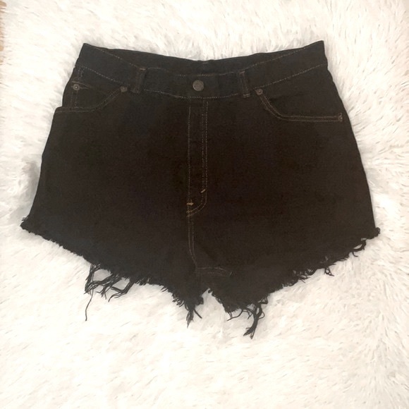 Levi’s Vintage White Label/Tag Repurposed Black Distressed Denim Shorts - Picture 2 of 15